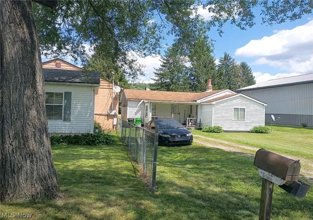 2nd image of 1641 Roanoke Ave, Uhrichsville, OH 44683 | MLS# 5223277