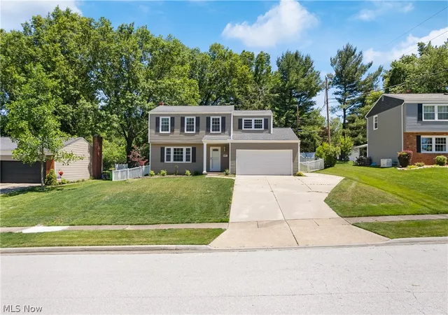 2nd image of 3865 Silver Wood Dr, Stow, OH 44224 | MLS# 5221284