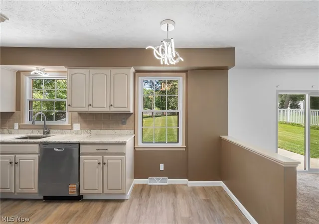 4th image of 3865 Silver Wood Dr, Stow, OH 44224 | MLS# 5221284