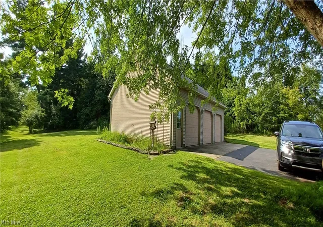 Photo 4 of Sale Pending at 13900 South Ave, Columbiana, OH 44408 | MLS# 5223164 | Listing updated on 2026-08-11