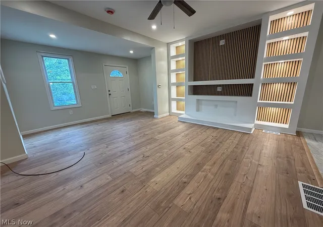 Photo 2 of Single family home for sale at 1504 Manhattan Ave, Youngstown, OH 44509 | MLS# 5222448 | Listing updated on 2026-08-23