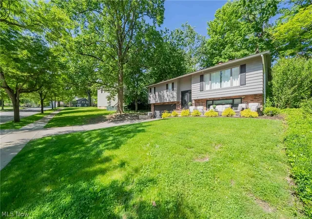 Photo 3 of Single family home for sale at 2314 Lyndway Rd, Beachwood, OH 44122 | MLS# 5216189 | Listing updated on 2026-07-23