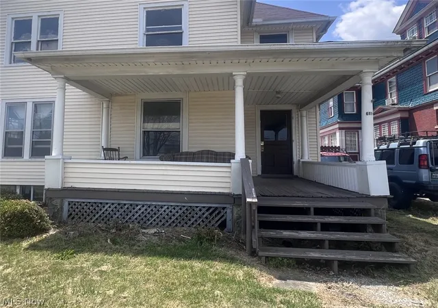 Homes for sale in Elyria, OH | 611 West Ave, Elyria, OH 44035 | MLS# 5223299
