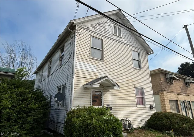 Homes for sale in East Liverpool, OH | 1615 Pennsylvania Ave, East Liverpool, OH 43920 | MLS# 5222949