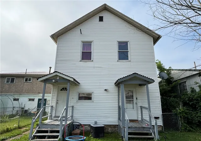 Homes for sale in East Liverpool, OH | 1615 Pennsylvania Ave, East Liverpool, OH 43920 | MLS# 5222949