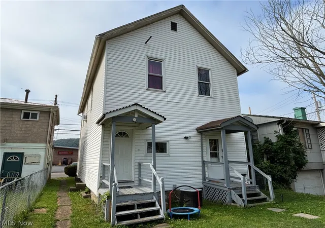 Homes for sale in East Liverpool, OH | 1615 Pennsylvania Ave, East Liverpool, OH 43920 | MLS# 5222949