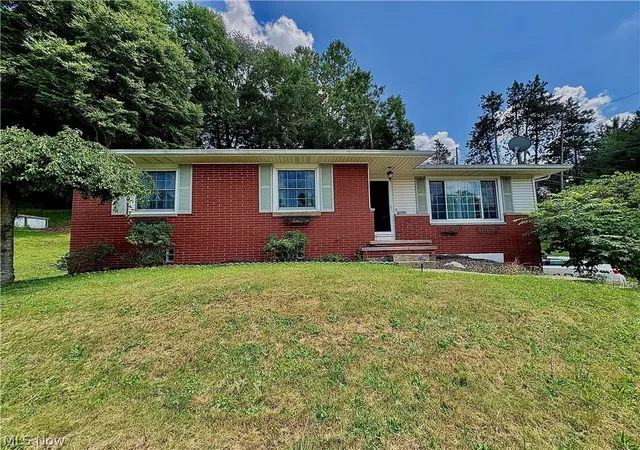 Homes for sale in Coshocton, OH | 1759 Buena Vista Dr, Coshocton, OH 43812 | MLS# 5223345