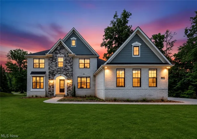 Photo 1 of Single family home for sale at 21072 Cedar Crk Dr, Strongsville, OH 44149 | MLS# 5222884 | Listing updated on 2026-10-02