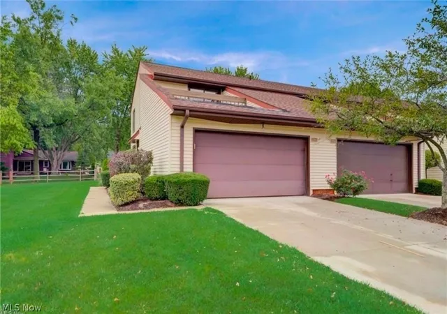 2nd image of 32663 Jefferson Dr, Solon, OH 44139