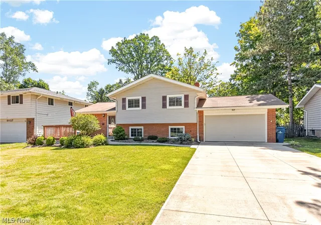 Homes for sale in North Olmsted, OH | 5051 Berkshire, North Olmsted, OH 44070 | MLS# 5222238