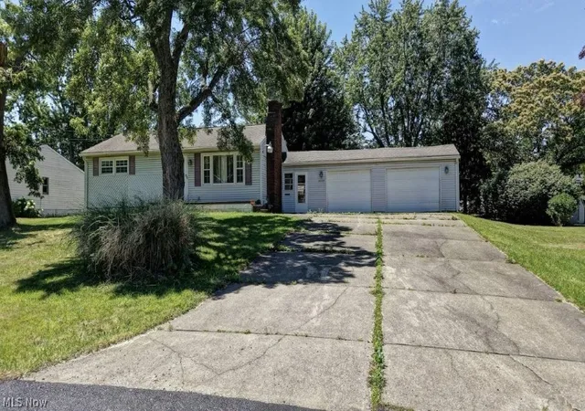 Homes for sale in Canton, OH | 2933 Coventry Blvd Ne, Canton, OH 44705 | MLS# 5223424