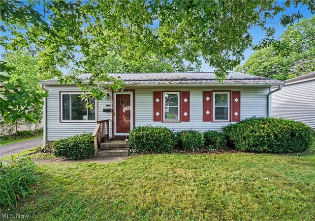 1st image of 1834 Cleveland St, Salem, OH 44460 | MLS# 5222695