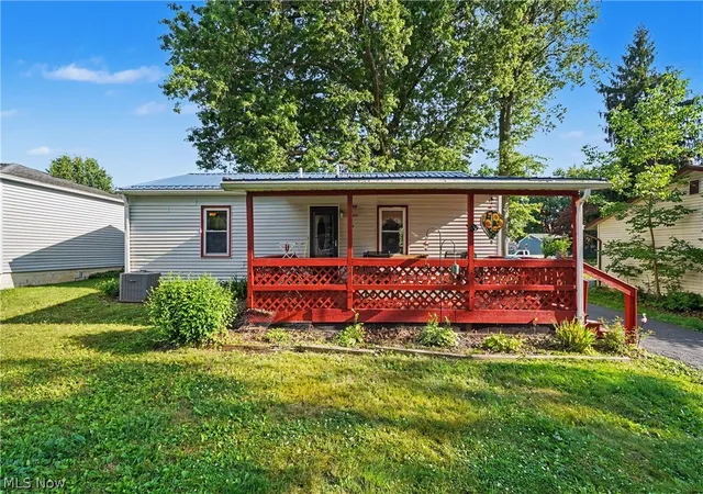2nd image of 1834 Cleveland St, Salem, OH 44460 | MLS# 5222695