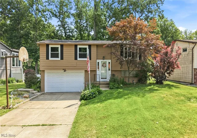 Homes for sale in Niles, OH | 805 Trumbull Dr, Niles, OH 44446 | MLS# 5223439