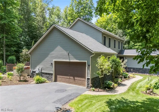 2nd image of 5196 Linda Dr, Medina, OH 44256 | MLS# 5223151
