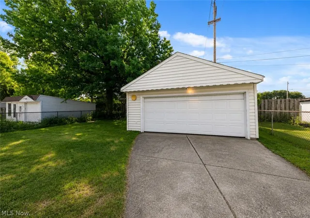 Homes for sale in Willowick, OH | 29002 Foxboro St, Willowick, OH 44095 | MLS# 5222492