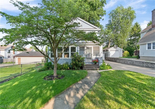 Photo 3 of Single family home for sale at 118 Gordon Ave, Wadsworth, OH 44281 | MLS# 5220600 | Listing updated on 2026-08-29
