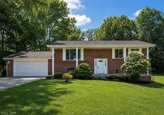 1st image of 112 Berry Ln, Marietta, OH 45750 | MLS# 5223486