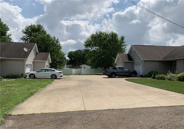 Photo 2 of Single family home for sale at 32 Stuart St, Dalton, OH 44618 | MLS# 5222989 | Listing updated on 2026-08-29