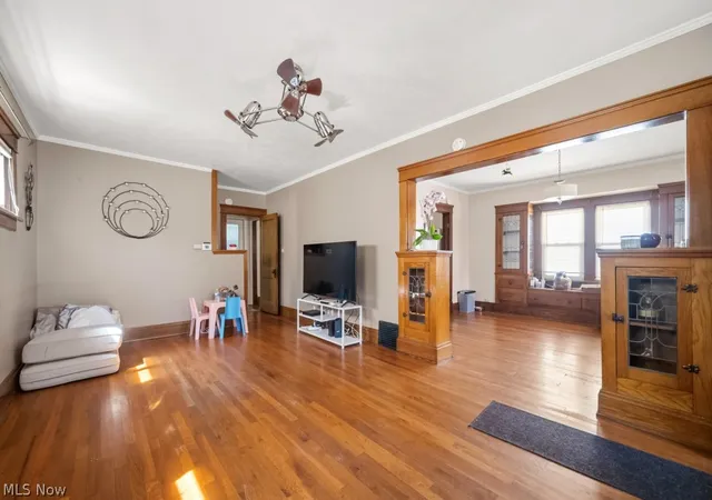 Photo 3 of Single family home for sale at 2510 Montclair Ave, Cleveland, OH 44109 | MLS# 5223257 | Listing updated on 2026-08-17