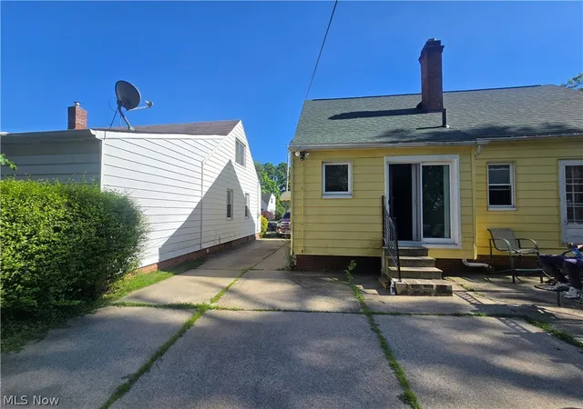 Photo 2 of Sale Pending at 19403 Ridgewood Ave, Warrensville Heights, OH 44122 | MLS# 5223706 | Listing updated on 2026-08-31