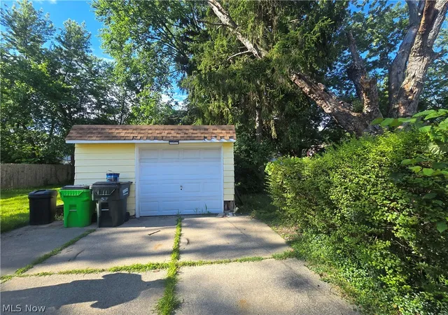 Photo 2 of Sale Pending at 19403 Ridgewood Ave, Warrensville Heights, OH 44122 | MLS# 5223706 | Listing updated on 2026-08-31