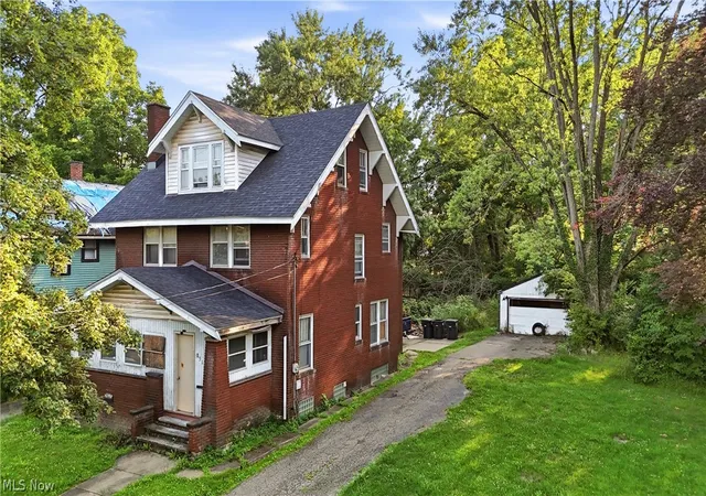 Photo 1 of Single family home for sale at 851 Tod Ave Nw, Warren, OH 44485 | MLS# 5223712 | Listing updated on 2026-09-23