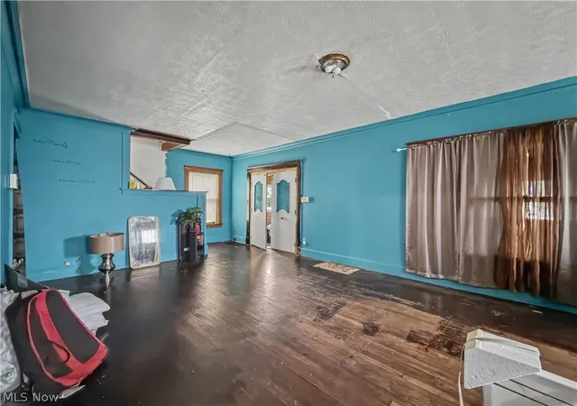 Photo 4 of Single family home for sale at 851 Tod Ave NW, Warren, OH 44485 | MLS# 5223712 | Listing updated on 2026-09-23