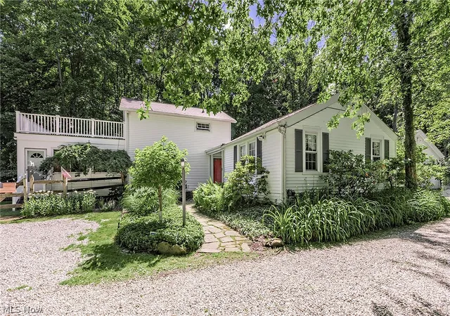 1st image of 15879 Hemlock Rd, Chagrin Falls, OH 44022 | MLS# 5205352