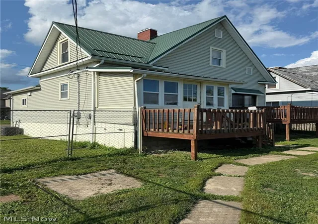 1st image of 426 W 4th St, Uhrichsville, OH 44683 | MLS# 5223735