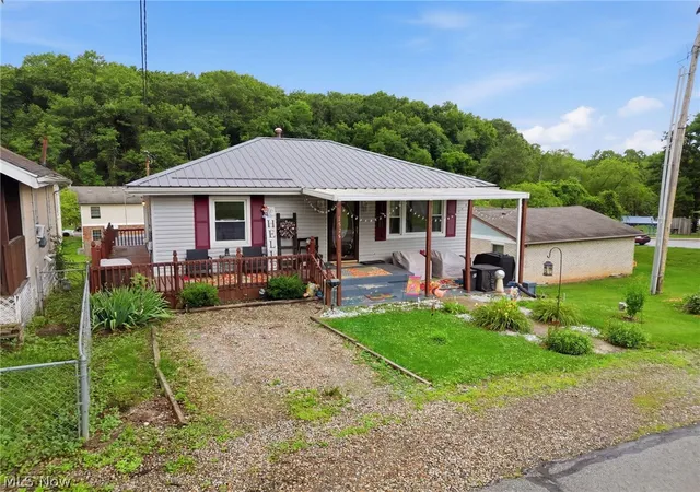 Photo 1 of Single family home for sale at 1329 Race St, Zanesville, OH 43701 | MLS# 5223744 | Listing updated on 2026-08-26