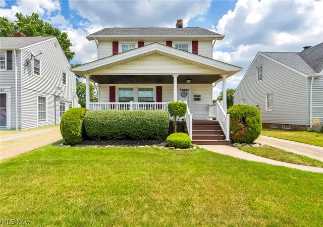 Homes for sale in Parma, OH | 5697 W 54th St, Parma, OH 44129 | MLS# 5223339