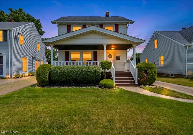 Homes for sale in Parma, OH | 5697 W 54th St, Parma, OH 44129 | MLS# 5223339