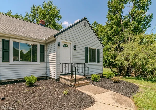 2nd image of 2986 Bishop Rd, Willoughby Hills, OH 44092 | MLS# 5223306