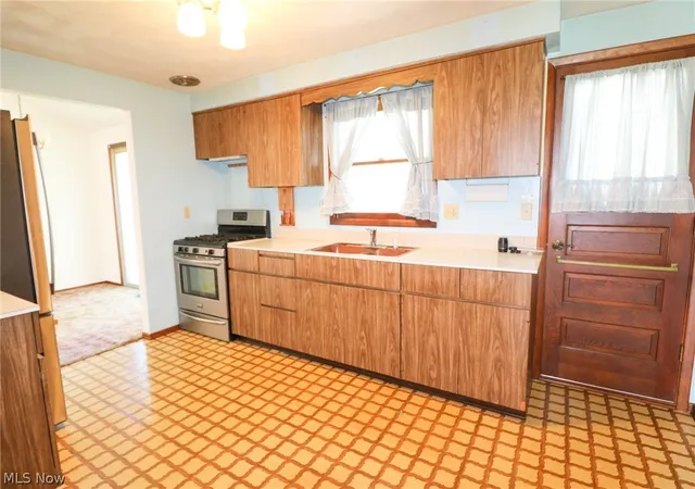 5th image of 815 W Shore Blvd, Sheffield Lake, OH 44054 | MLS# 5223741