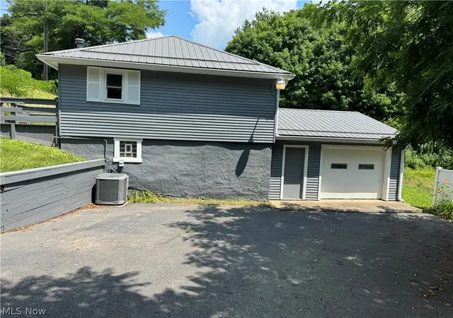 Photo 2 of Sale Pending at 300 Henry Ave, East Liverpool, OH 43920 | MLS# 5223302 | Listing updated on 2026-07-26