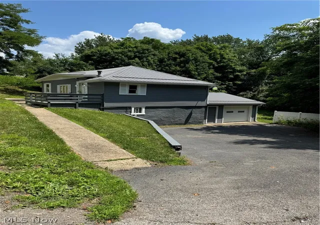Photo 3 of Sale Pending at 300 Henry Ave, East Liverpool, OH 43920 | MLS# 5223302 | Listing updated on 2026-07-26