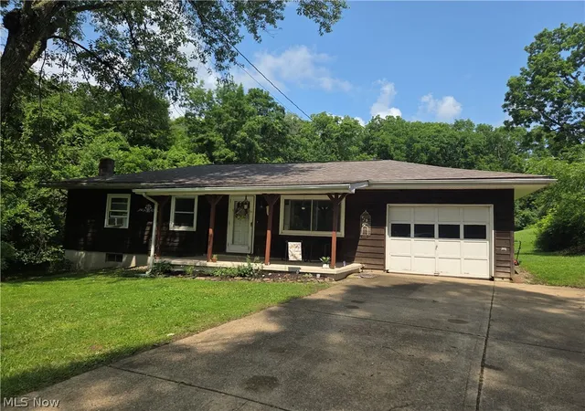 Homes for sale in Cambridge, OH | 3036 Meadow Rd, Cambridge, OH 43725 | MLS# 5222251
