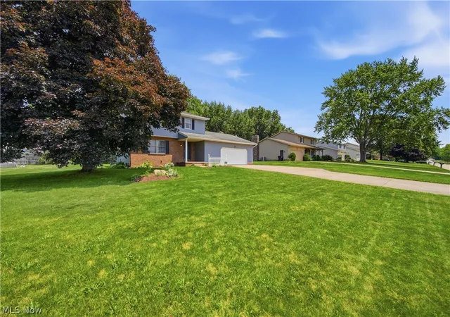 Homes for sale in Uniontown, OH | 1749 Cove St Nw, Uniontown, OH 44685 | MLS# 5223046