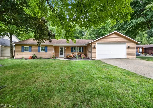 Homes for sale in Amherst, OH | 1135 Royal Dr, Amherst, OH 44001 | MLS# 5222774