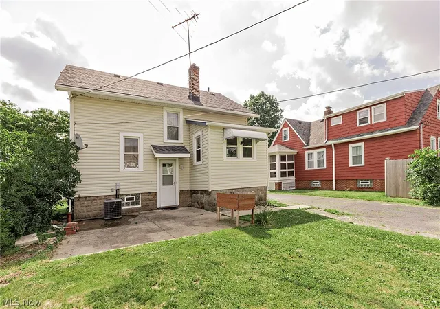 Homes for sale in South Euclid, OH | 1516 Holmden Rd, South Euclid, OH 44121 | MLS# 5223446