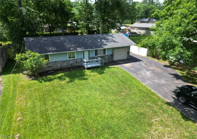 Photo 2 of Single family home for sale at 18015 Hillcrest Dr, Lake Milton, OH 44429 | MLS# 5223843 | Listing updated on 2026-08-28
