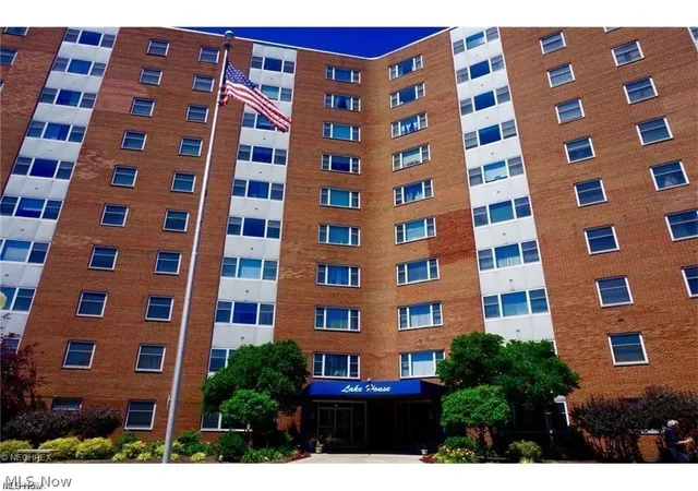 Homes for sale in Lakewood, OH | 11850 Edgewater Dr #1007, Lakewood, OH 44107 | MLS# 5223416