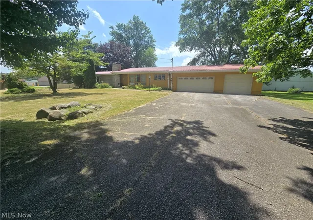 2nd image of 151 Cleveland Ct, Andover, OH 44003 | MLS# 5223896
