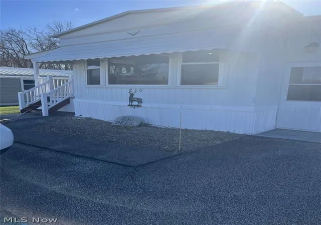 2nd image of 230 Deer Dr, Chardon, OH 44024 | MLS# 5223698