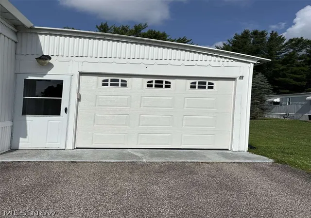 3rd image of 230 Deer Dr, Chardon, OH 44024 | MLS# 5223698