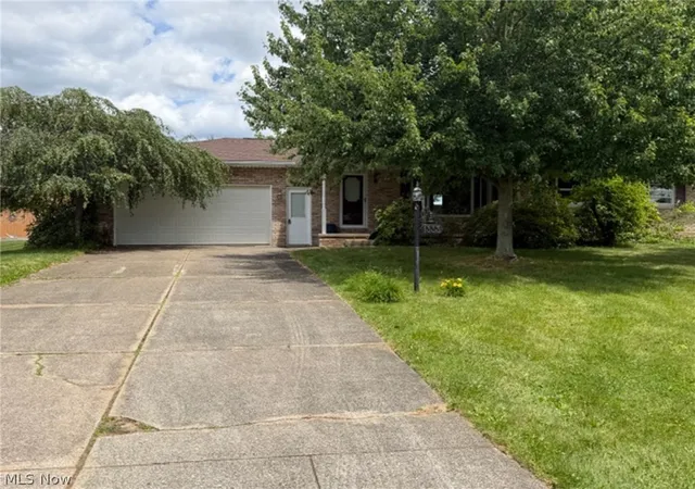 Homes for sale in Uniontown, OH | 1333 Clarence St Nw, Uniontown, OH 44685 | MLS# 5223933