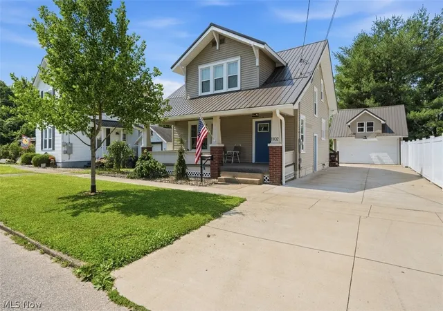 Homes for sale in Marietta, OH | 1102 Phillips St, Marietta, OH 45750 | MLS# 5220879