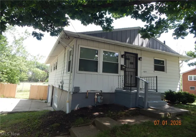 Homes for sale in Canton, OH | 1709 42nd St Nw, Canton, OH 44709 | MLS# 5223808