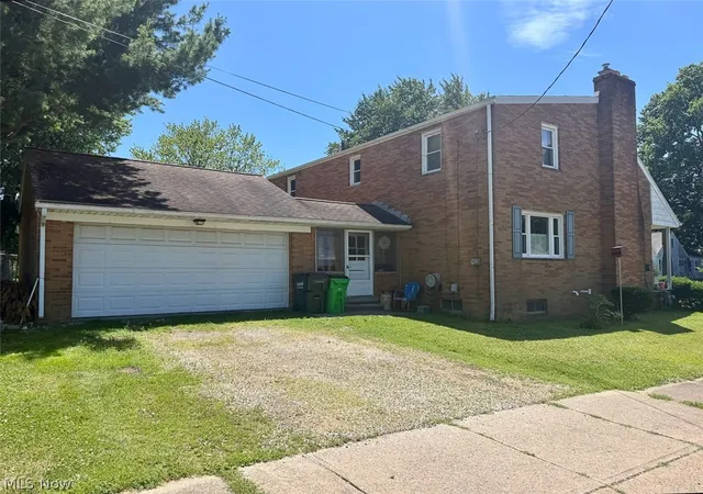 Homes for sale in Alliance, OH | 1810 Parkway Blvd, Alliance, OH 44601 | MLS# 5223945